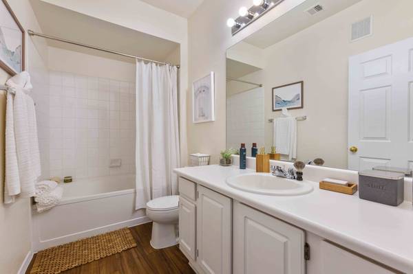 $1,565 / 1br - 925ft2 - Fabulous 925 sq ft 1 bed, 1 bath in sought-after Mesa area (Mesa - Mesa Riverview Mall)63966953013506120