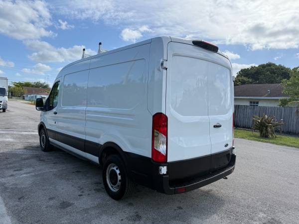 2021 Ford TRANSIT 250 MEDIUM - Photo 5