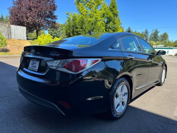 2012 Hyundai Sonata Híbrido en excelente estado >> Solo 123 mil km - $6.995 (Daily Deals Auto Sales Seattle)63469776639107122