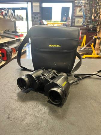 Bushnell Binoculars w/ Case 1