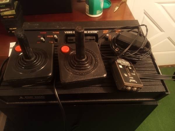 Atari 2600 Console, 28 Games, Two Controllers  Untested - $100 (Ariton)63442171619457121