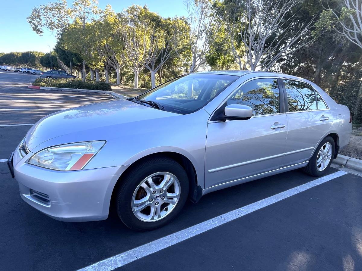 Excellent Condition! 2007 Honda Accord SE Sedan-Silver