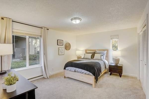 $1,935 / 2br - 950ft2 - Top Floor! Corner Home! Greenbelt View! 2 Weeks Free! (1433 8th St NE , Auburn, WA)63944966218371124