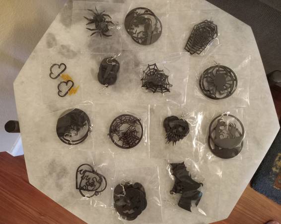 Fourteen Pairs Halloween Earrings Jewelry Brand New 1