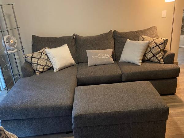Broyhill Sectional Sofa with Storage Ottoman 1