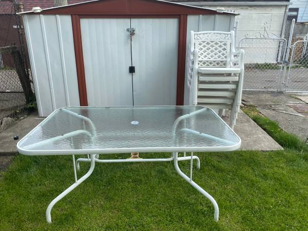 Patio furniture, table w/6 chairs 1