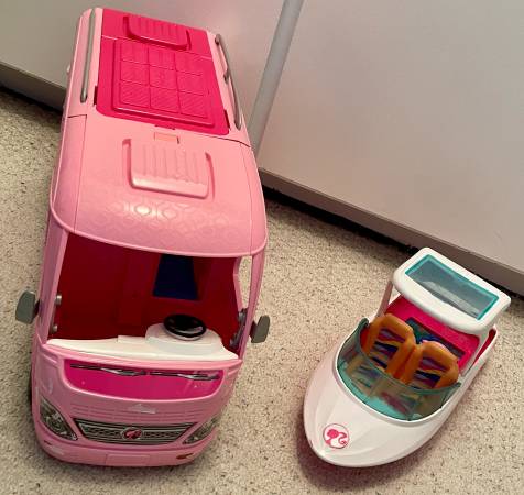 Barbie Camper Van & Speedboat Toy Set 1