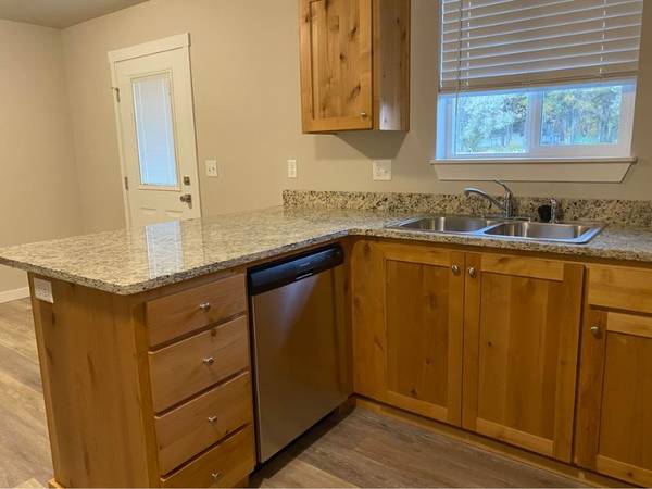 $1650.00 / 3br - 1580ft2 - Honeybrook Unit 40363952520717827122