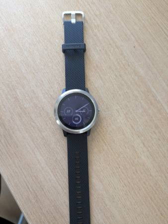 Garmin Vivoactive 3 - used 1 day - good last minute xmas gift 1
