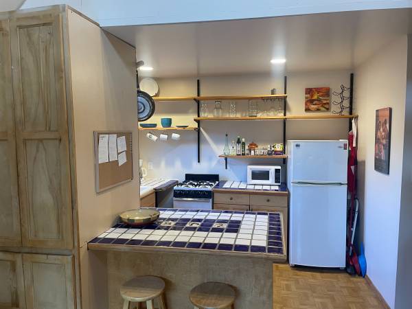 $500 / 1br - 450ft2 - Awesome cozy casita - $500/week or $1800/month, all included. (Barrio la Canada, Santa Fe)63659833122945121