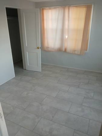 $390 / 2br - 900ft2 - Room for rent (El Paso)63971557944578121