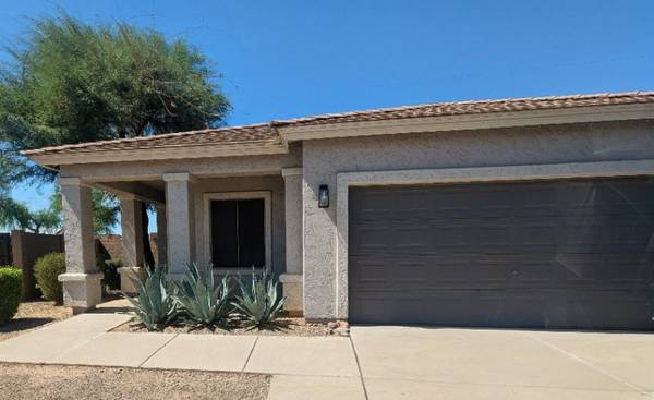 Beautiful 4 Bed/2 Bath Single Family Home near Queen Creek - $2200/mo 1