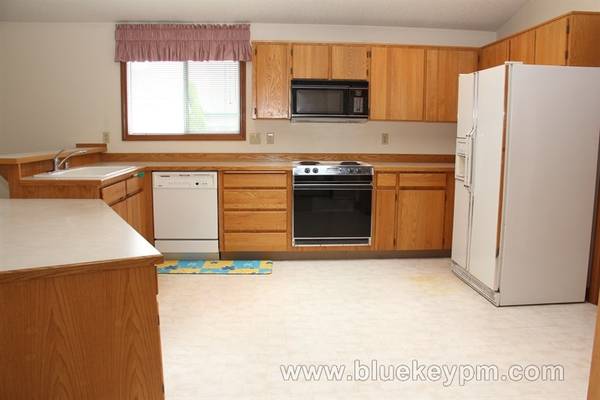 $2,495 / 3br - 1974ft2 - 3 Bed 1.5 Baths Home in East Cascade Park63999454215682122