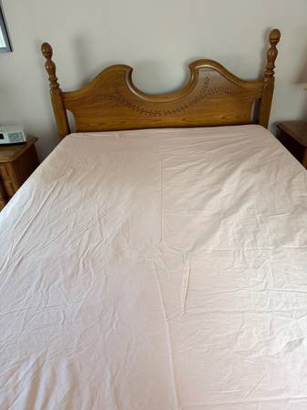 Solid oak, queen size headboard, footboard, with metal frame 1