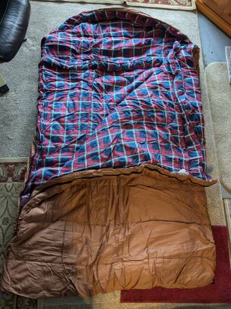 Guide Gear sleeping bag 1