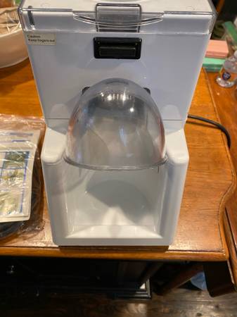 Little Snowie Ice Shaver Machine for Shave Ice/Snowcones 1