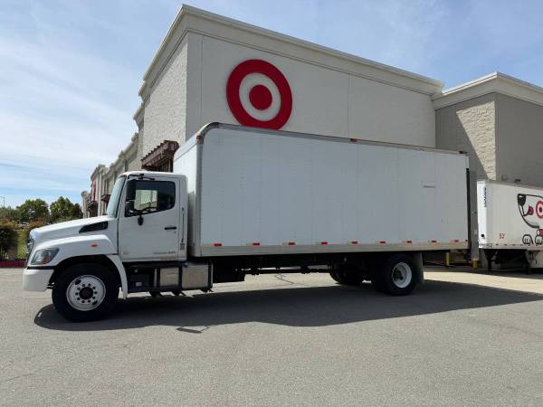 2020 Hino 268 -26FT - Photo 5