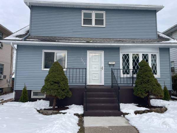 Spacious 3BR Single-Family Home w/ Garage – Available Feb 1, 2026 1