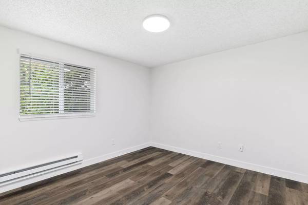 $1,850 / 2br - 800ft2 - Space, Comfort, Value: It's All Here. Dive In! (Arlington)63929303426818120