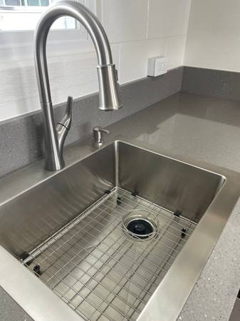 $2,145 / 2br - 600ft2 - Ample Street Parking, Near Public Transportation, Assigned Parking (94-289 Leonui St, Waipahu, HI)63939666931330123