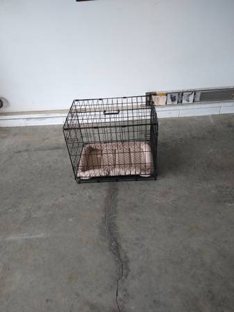 Doge cage and 2 dog beds 1