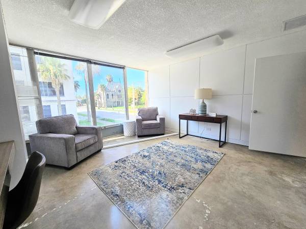 $800 / 240ft2 - Private Office in Historic Downtown Galveston--With Parking! (Historic Downtown Galveston)63386252233985122