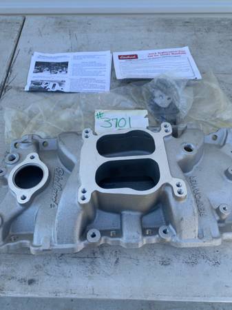 Edelbrock intake manifold - $150 (Delhi)63470292881027120