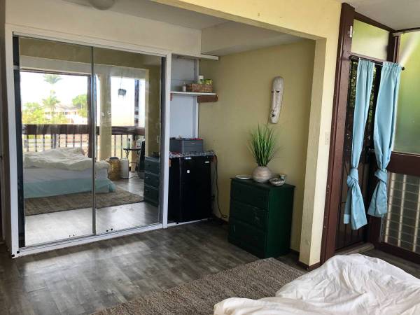 $885 / 1br - Private rooms available on Waialae Iki (Waialae Iki)63686709715203122