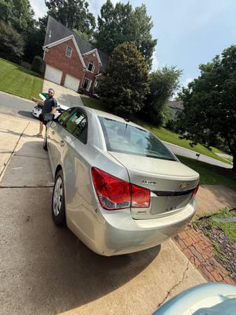 2014 Chevy Cruze 195k miles , clean title, very clean, run great! - $2,700 (Charlotte)63613436562179122