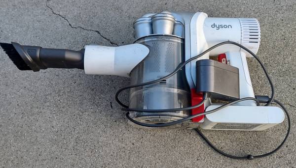 Dyson DC56 Lightweight Cordless Handheld Vacuum, White 1