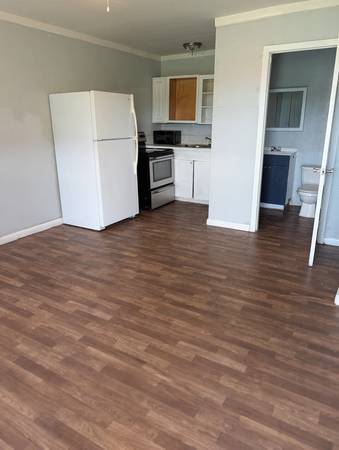 1002 Daniel Street 1