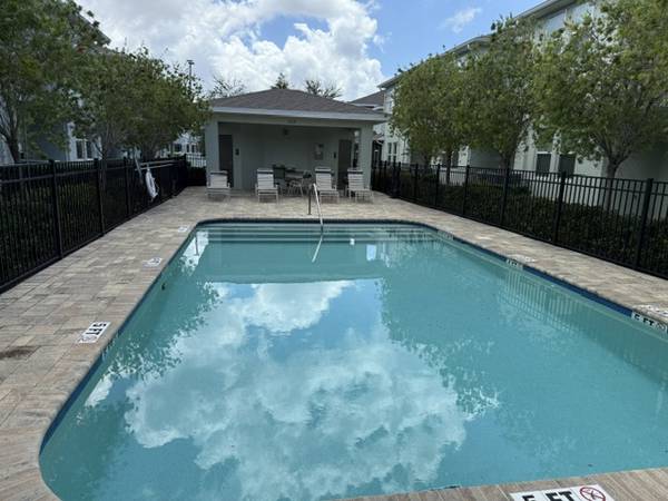 $1,400 / 3br - 2200ft2 - Great Room in New Gated Townhouse Community (Clearwater)64002494166785122