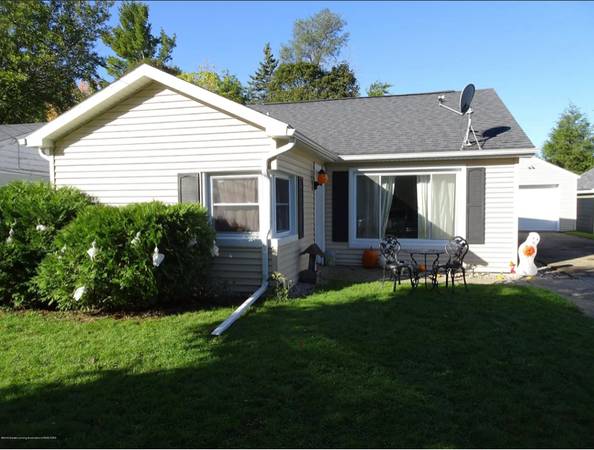 $1200.00 / 2br - 869ft2 - Charming 2 bedroom home for rent.63920838089090121