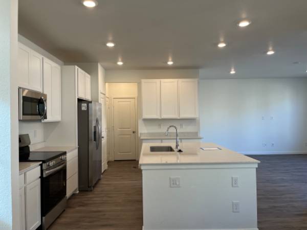 $3050.00 / 3br - 2769ft2 - Townhouse moderna de 3 habitaciones en Parker | 2.5 baños, disponible ahora, $3050 por63844743020163122