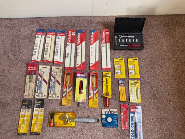Assorted ToolsHand 1