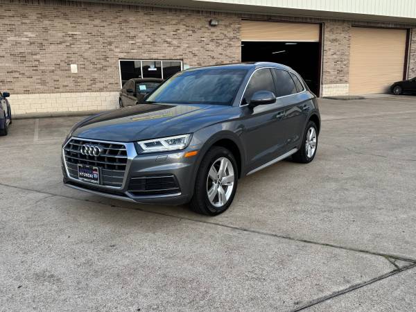 2018 Audi Q5 2.0T Quattro Premium Plus (All Wheel Drive) 1
