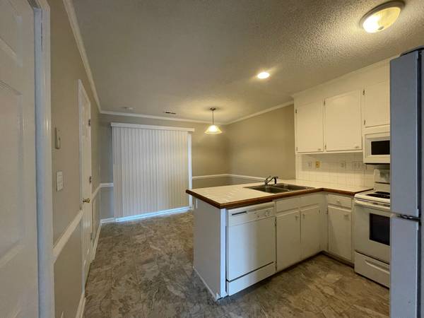 $950 / 2br - 1041ft2 - 2 Bedroom Townhome Sterling Pointe (FF6sp) (3905 Sterling Pointe Drive FF6)63861960193281121