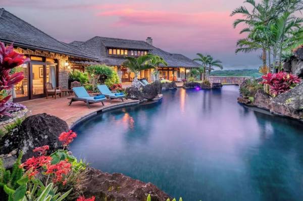 $1 / 5br - Stunning, expansive home with pool, jacuzzi, waterfall and ocean views (Kilauea)63939662533250121