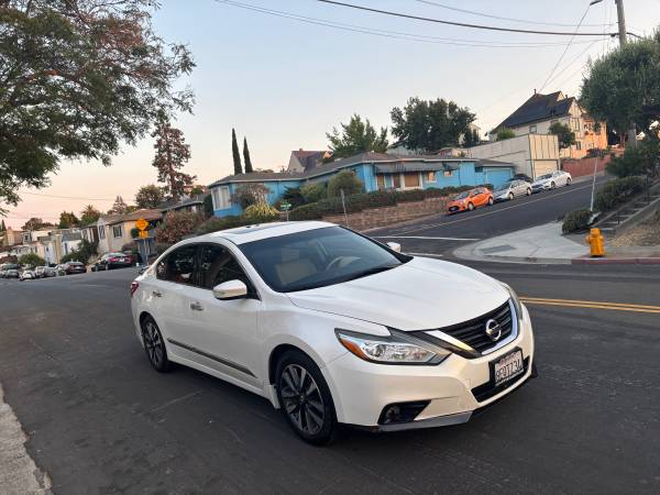 2017 Nissan Altima 2.5 SV - $6,90063470417209985122