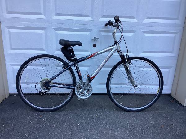 Trek 7300 Multitrack 26” Wheels-24 Speed-15” Frame 1