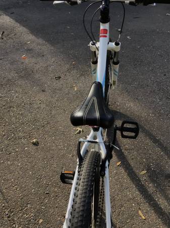 24” Specialized Hotrock Mountain Bike - $120 (Linthicum Md)63471078633857122