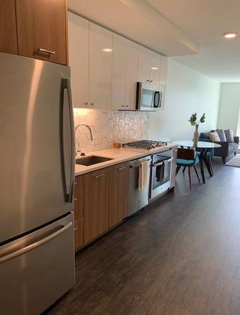 $2,945 / 2br - 1093ft2 - Washer/Dryer, Off Street Parking, Air Conditioning (Multnomah Village)63831682694657123