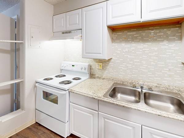 Laundry Facilities, 1 Bed, Denver CO 1