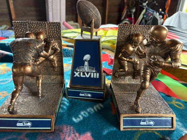 Seahawks Bookends 1