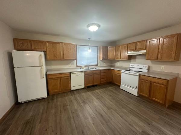 $1,350 / 3br - $1350| 3BD 2BA| 3304 Fenwick Avenue| Available Now! (Altoona)63845958294657120
