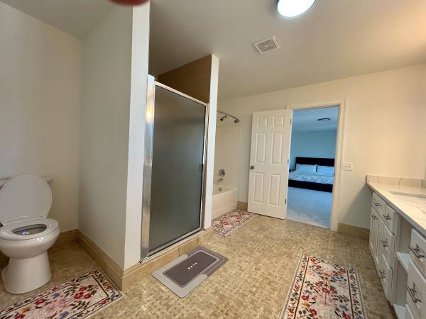 $1,000 / 1br - 400ft2 - Furnished Master Rooms for rent include utilities & Wifi (Federal Way)63799858180225124