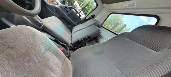 2005 Isuzu NPR / NPR-HD - Photo 11