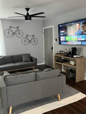 $1450.00 / 1br - Industrial style apartment64036539360130120