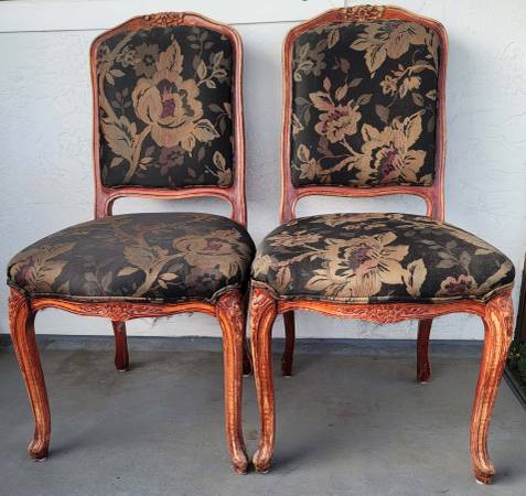 4 Pcs Solid Wood Dinner Table Chair - Pick Up Only 1