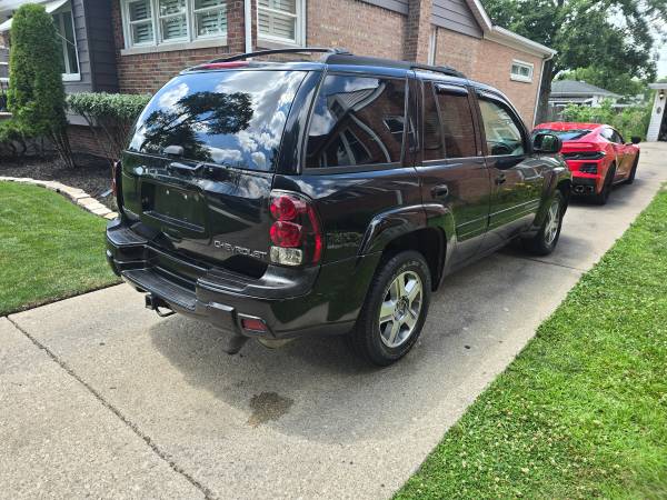 2005 CHEVY TRAILBLAZER LT 4X4 .... CLEAN ... RUNS GREAT - $2,900 (Oak lawn)63624813230979123